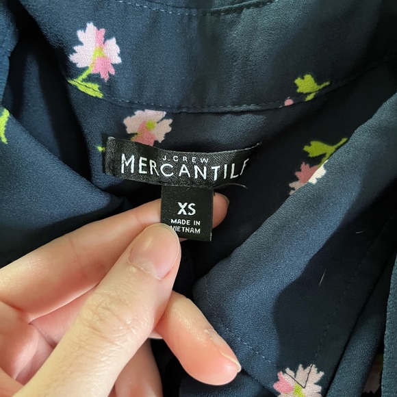 J crew mercantile flower summer button shirt - Picture 2 of 2